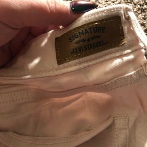 Light pink Levi shorts